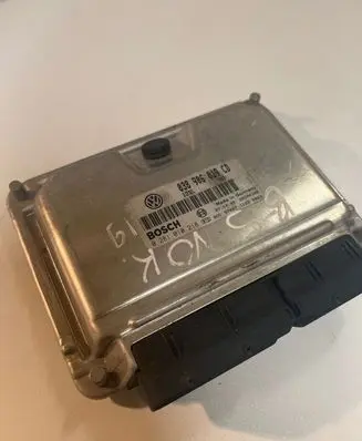 Volkswagen PASSAT B5.5 Engine control unit/module 038906019CD 28SA4308 0281010218