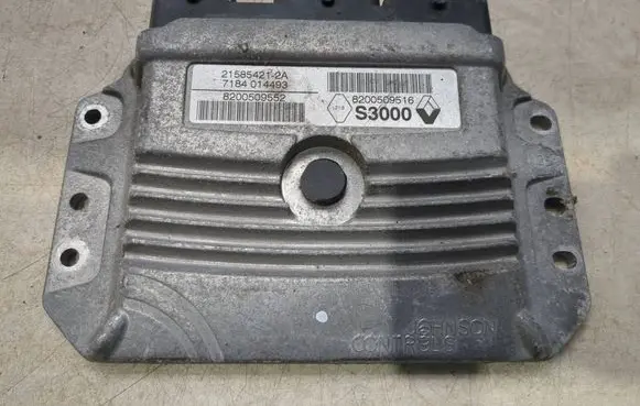Renault Megane II Engine control unit/module 215854212A 8200509552 8200509516