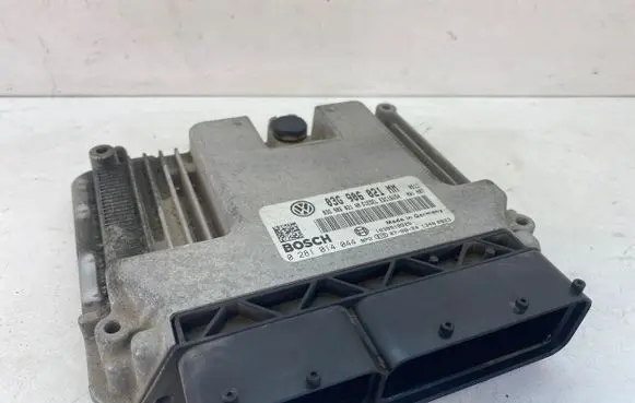 Volkswagen Touran I Engine control unit/module 03G906021MM