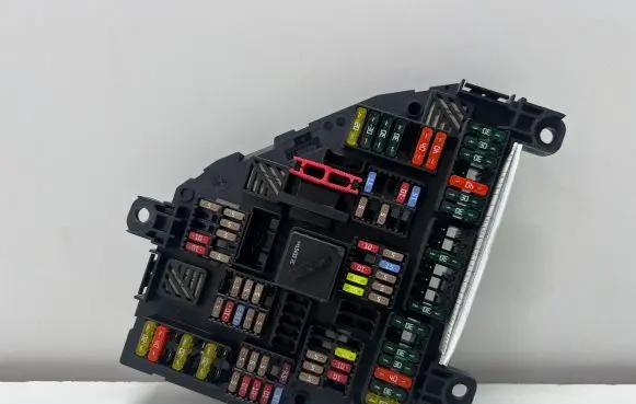 BMW 7 F01 F02 F03 F04 Fuse module 9264924