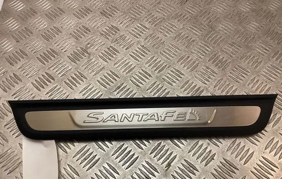 Hyundai Santa Fe Front sill trim cover 85883S1500