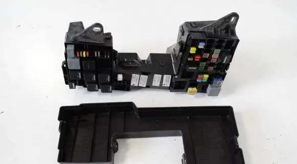 Jaguar XF X250 Fuse box set 8X2T14A075AB CX2314290AGC