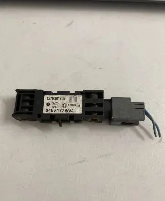 Chrysler 300 - 300C Airbag deployment crash/impact sensor 04671779AC 011004 1276301205
