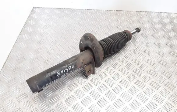 Volkswagen Touran I Front shock absorber/damper