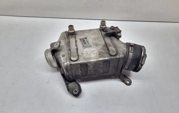 BMW 7 F01 F02 F03 F04 Intercooler radiator 7575403