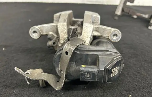 BMW i4 Rear brake pad spring 