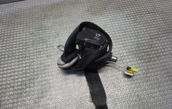 Volkswagen Caddy Front seatbelt 2K5857806B