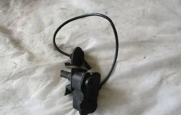 Honda Jazz Fuel tank cap lock motor 5C6810773Hh