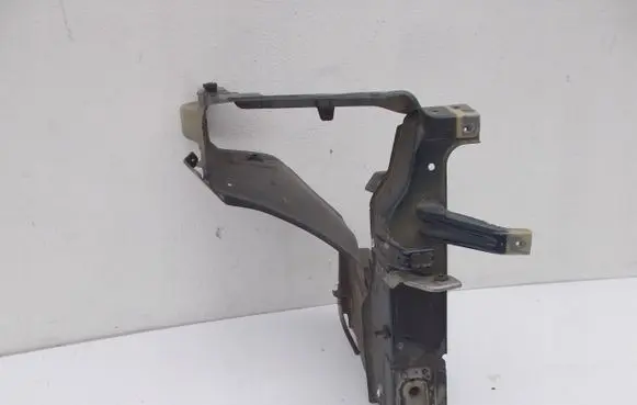 Suzuki Grand Vitara II Headlight/headlamp mounting bracket 