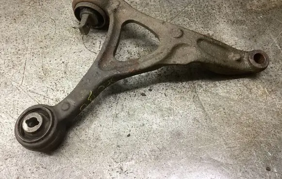 Front lower control arm/wishbone