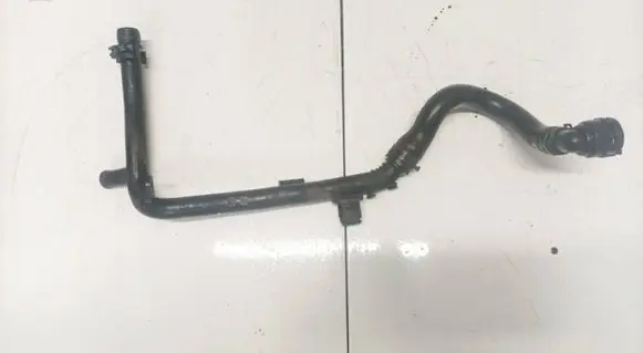 Skoda Octavia Mk2 (1Z) Engine coolant pipe/hose 03l121065aj V200SB6