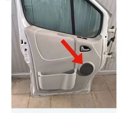 Renault Trafic II (X83) Front door speaker cover trim 7700812471