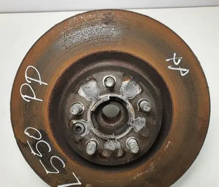 Land Rover Discovery 4 - LR4 Front wheel hub