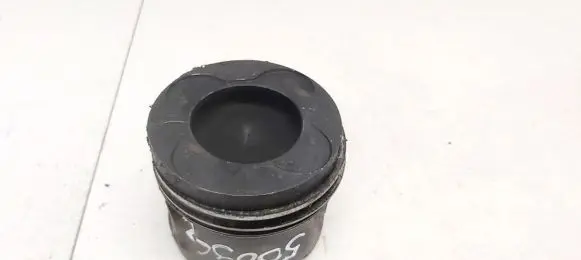 BMW X5 E70 Piston with connecting rod
