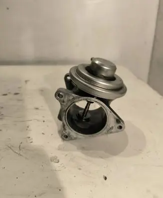 Audi A3 S3 8P EGR valve 038129637
