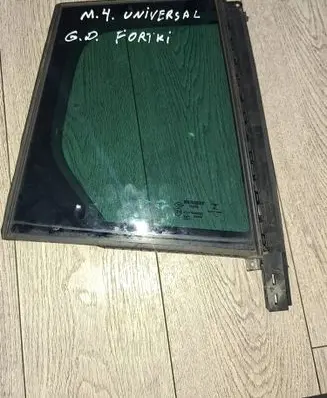 Renault Megane IV Rear side window 43R000184 E000982