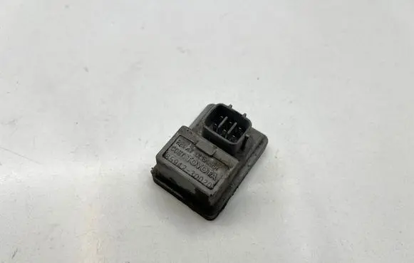 Toyota Hilux (AN10, AN20, AN30) Light washer relay 8594230020