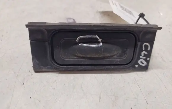 Tailgate opening switch
