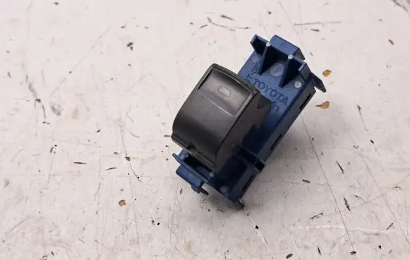 Toyota Verso Electric window control switch 8481005070