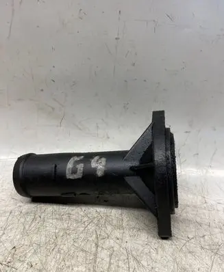 Volkswagen Golf IV Engine coolant pipe/hose 038121121