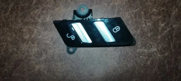 Mercedes-Benz S W221 Central locking switch button A2218213151