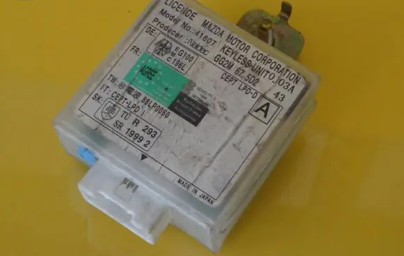 Mazda 323 F Immobilizer control unit/module GG2M675D2