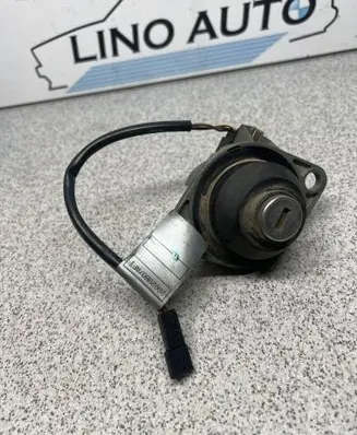 Loading door lock