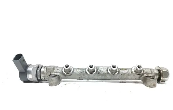 Volkswagen Golf VII Fuel main line pipe 04L089D 0265233