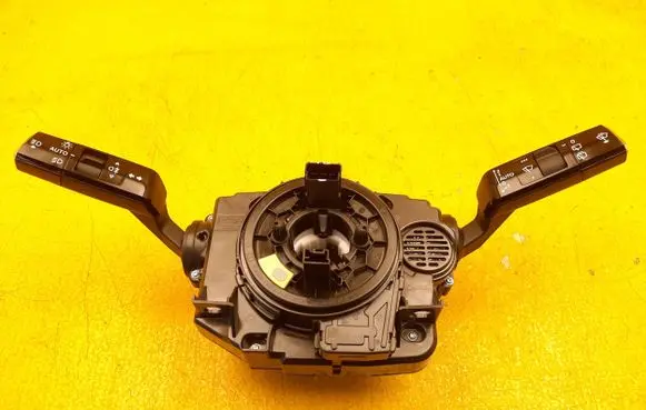 Peugeot 5008 II Indicator stalk 9845236480