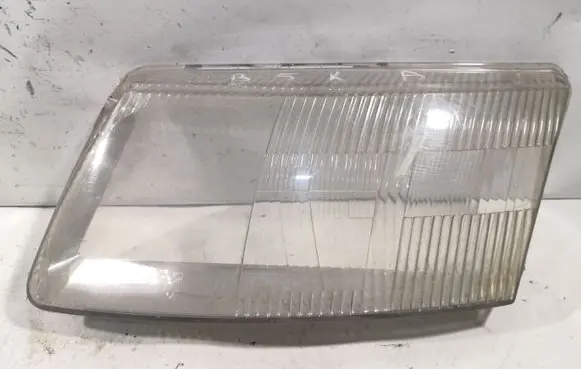 Volkswagen PASSAT B5 Headlight lense 14869100