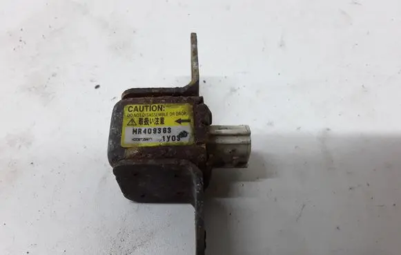 Mitsubishi Pajero Airbag deployment crash/impact sensor MR409363