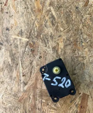 Mercedes-Benz E W211 Fuel injector 060811