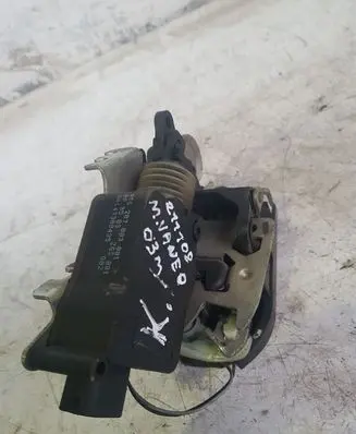 Mercedes-Benz Vaneo W414 Front door lock