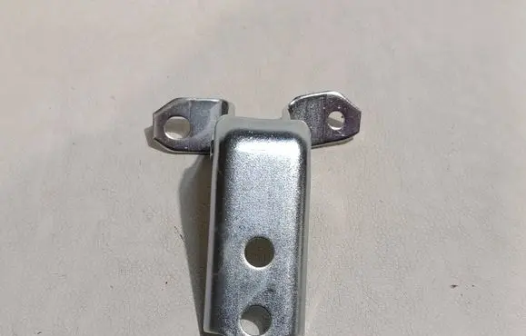 Suzuki SX4 S-Cross Front door upper hinge 69320-68LA0