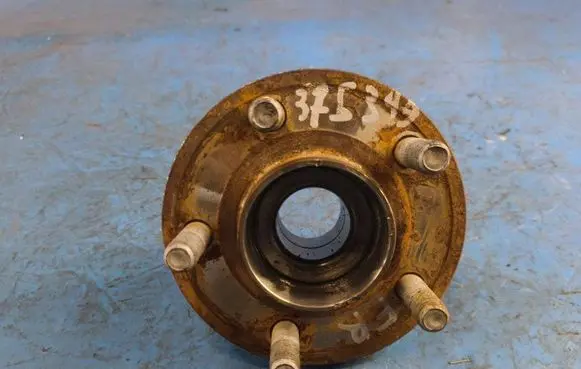 Ford Mustang VI Rear wheel bearing hub FR3Z1104A