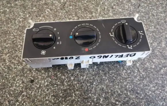 Citroen Berlingo Climate control unit 654985L