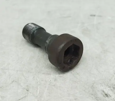 Mercedes-Benz 190 230 W110 W111 Flywheel bolts 1089900419 A1089900419