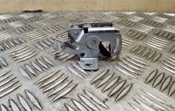 Loading door lock