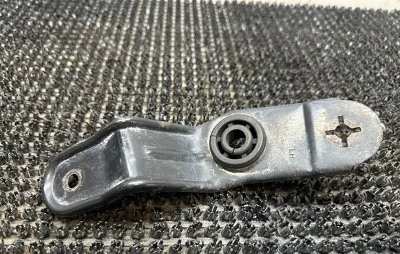 Chevrolet Captiva Radiator mount bracket 