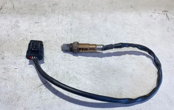 BMW 3 F30 F35 F31 Lambda probe sensor 8631047 0258027103 618271