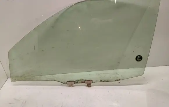 Nissan X-Trail T30 Front door window glass four-door 43R00018