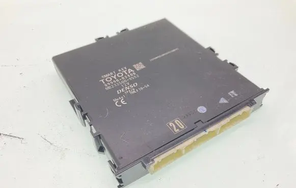 Toyota Auris E180 Keyless (KESSY) go control unit/module 8999002400 MB2325009552