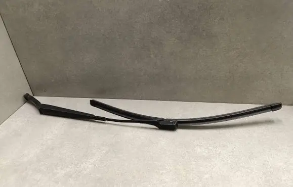 Volkswagen Tiguan Front wiper blade arm 5N1955409
