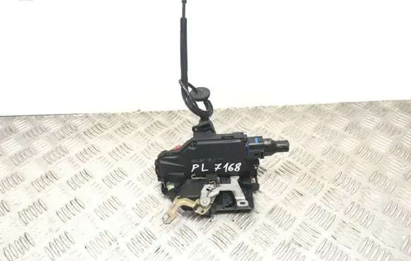 Volkswagen Jetta V Front door lock 3D2837016