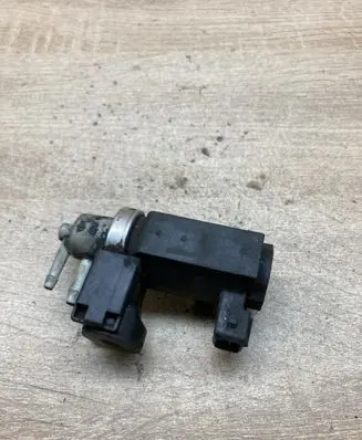 Renault Megane II Vacuum valve 8200270451 72190356