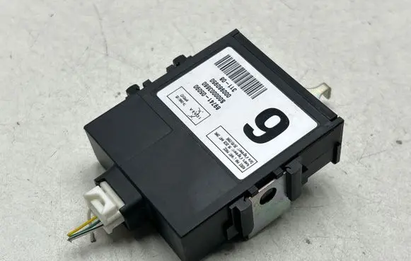 Toyota Avensis T270 Door central lock control unit/module 8974105090 000960950 S000003660