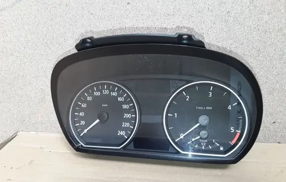 BMW 1 E81 E87 Speedometer (instrument cluster) 102495213 6947136