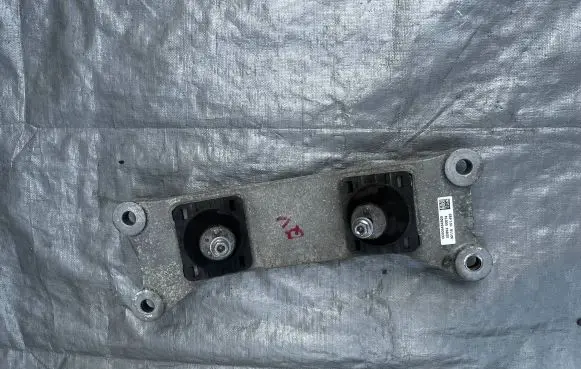 Alfa Romeo Giulia Gearbox mounting bracket 00505484920