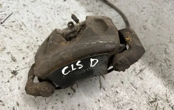 Mercedes-Benz CLS C218 X218 Front brake caliper