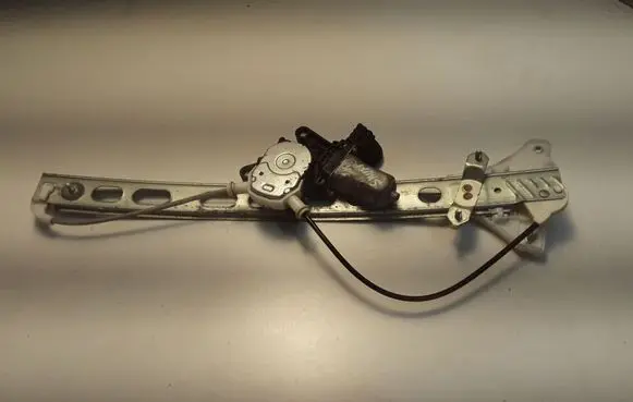 Suzuki Swift II Front door window regulator with motor 8340271L10